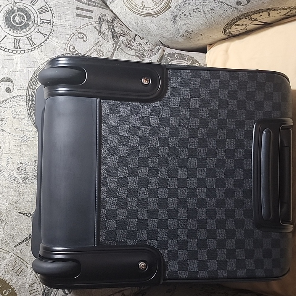 Authentic Louis Vuitton Damier Graphite Pegase 45 Luggage Approx 18x14 1/2 - Picture 7 of 7